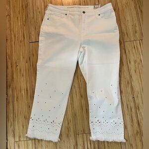 NWT Chico Cropped jeans